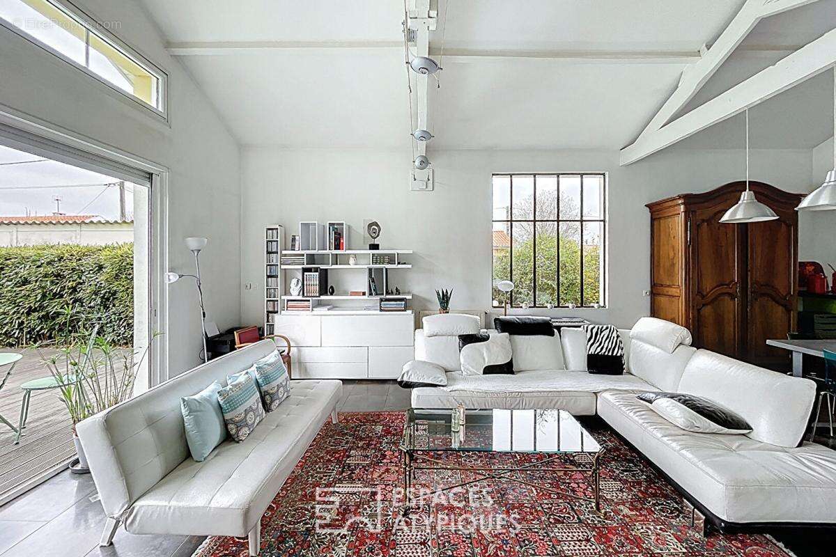 Maison à VILLENAVE-D&#039;ORNON