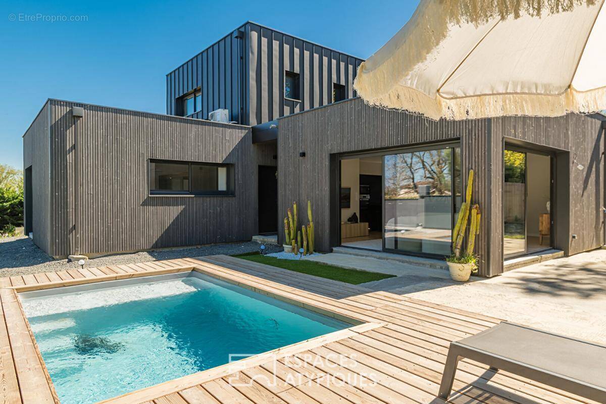 Maison à CARBON-BLANC