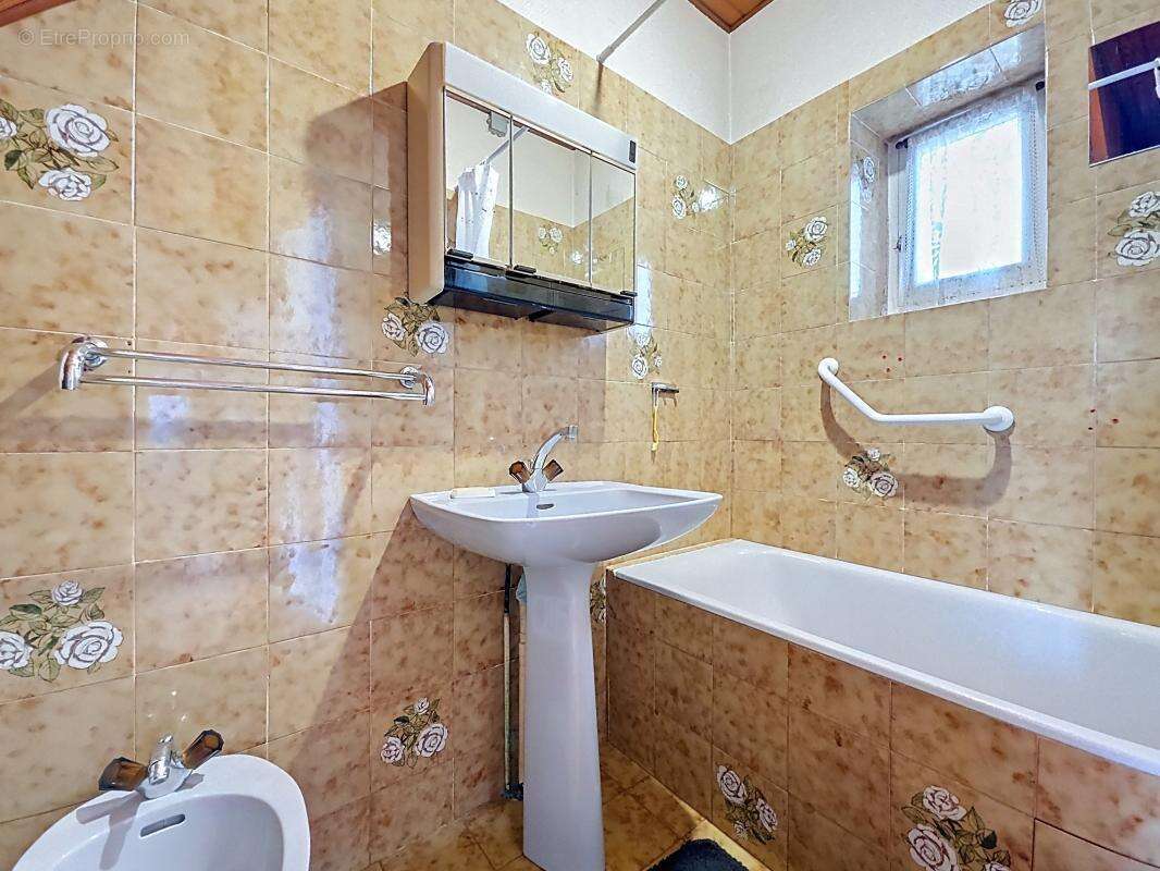 Maison à SAINT-PIERRE-DE-CHANDIEU