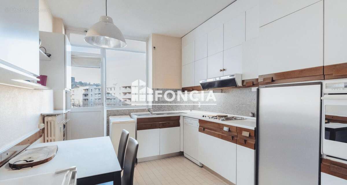 Appartement à SAINT-ETIENNE