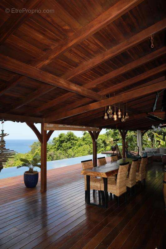 Maison à POINTE-NOIRE