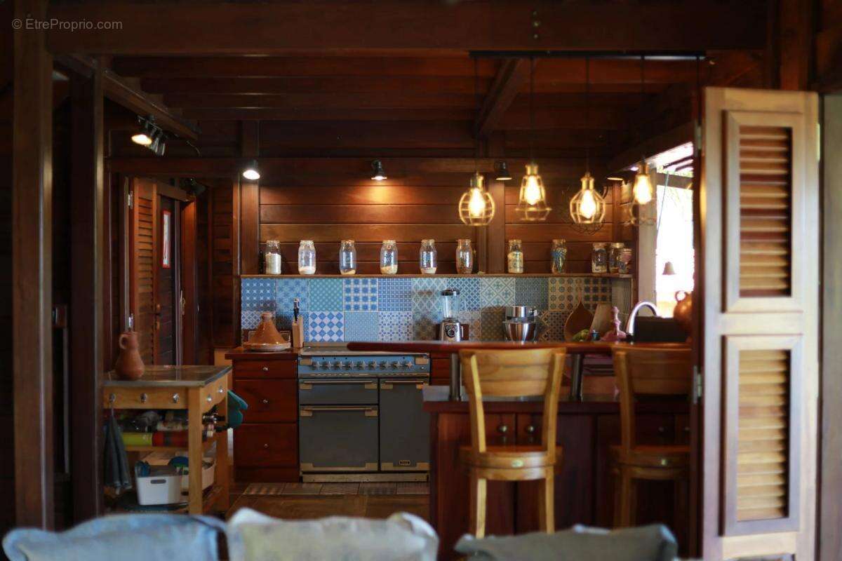 Maison à POINTE-NOIRE