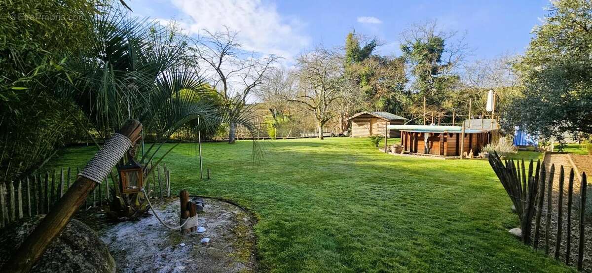 Maison à MOULEYDIER