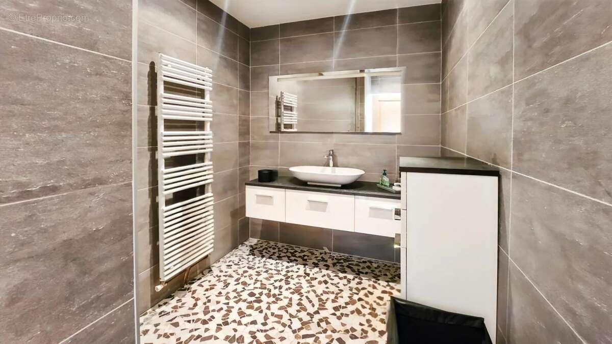 Maison à COLLONGES-SOUS-SALEVE