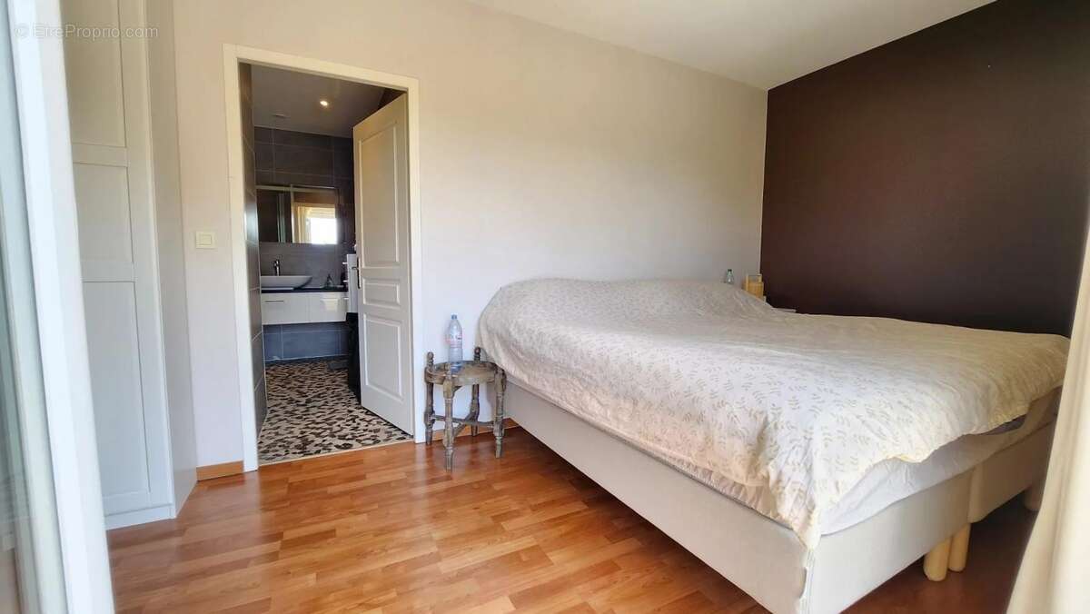 Maison à COLLONGES-SOUS-SALEVE