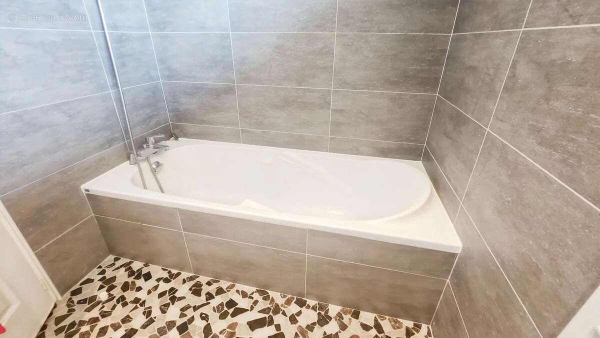 Maison à COLLONGES-SOUS-SALEVE