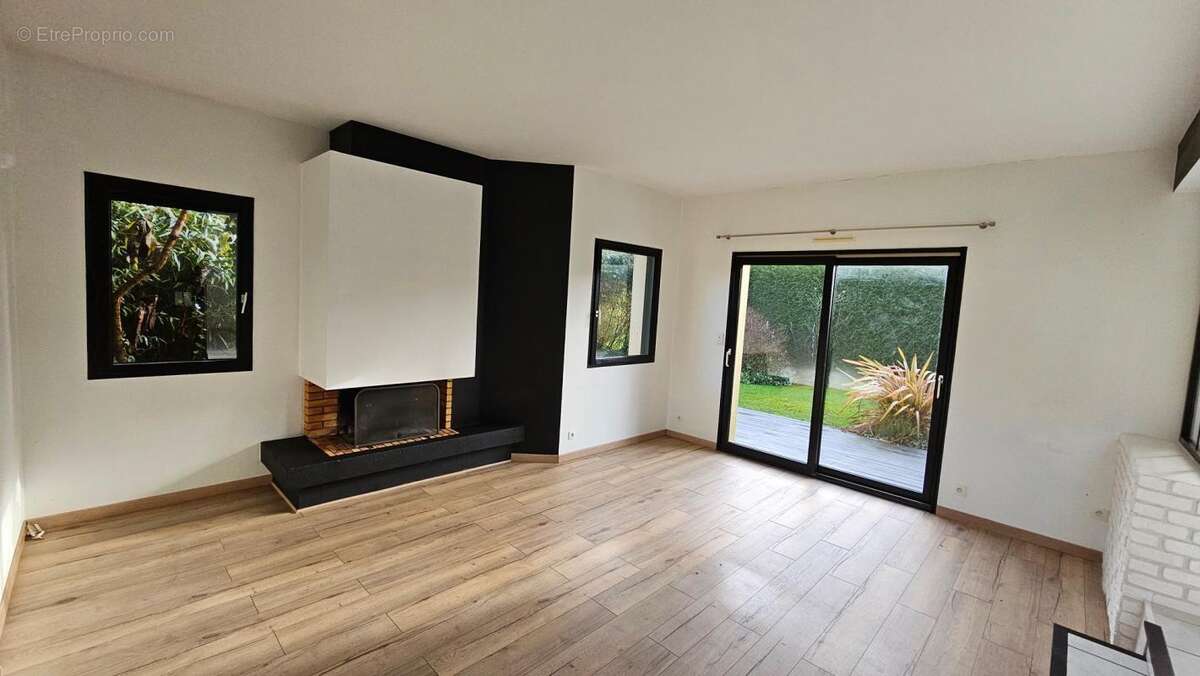 Maison à VERN-SUR-SEICHE