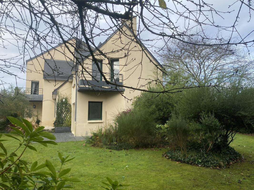 Maison à VERN-SUR-SEICHE