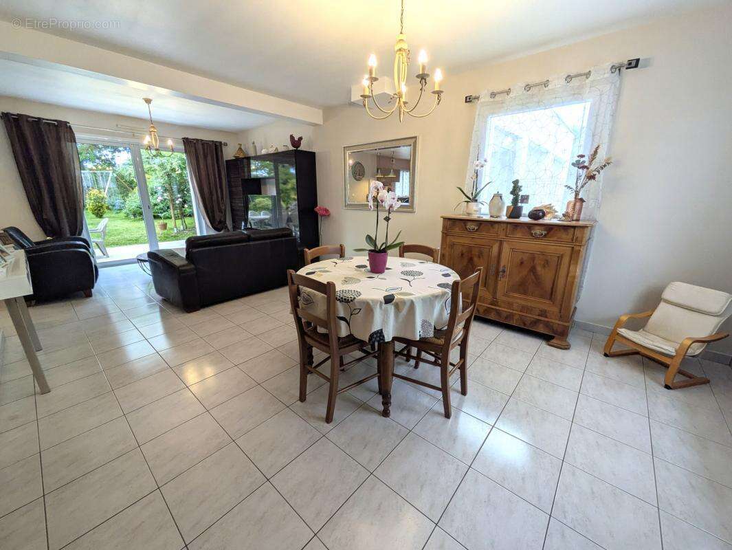 Maison à GRANDCHAMPS-DES-FONTAINES