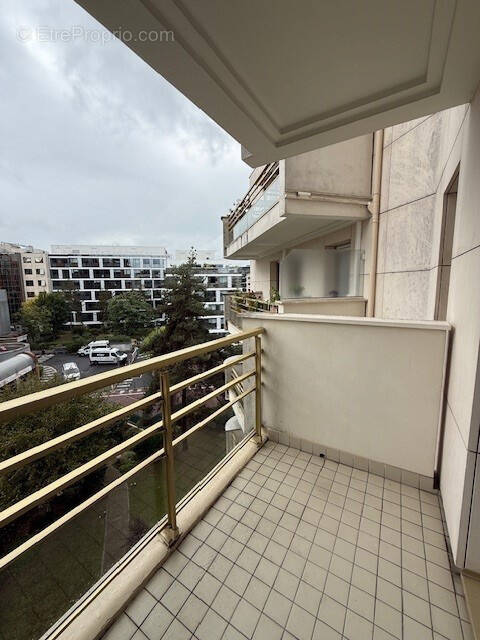 Appartement à LEVALLOIS-PERRET