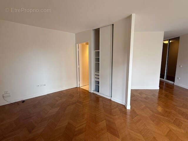 Appartement à LEVALLOIS-PERRET