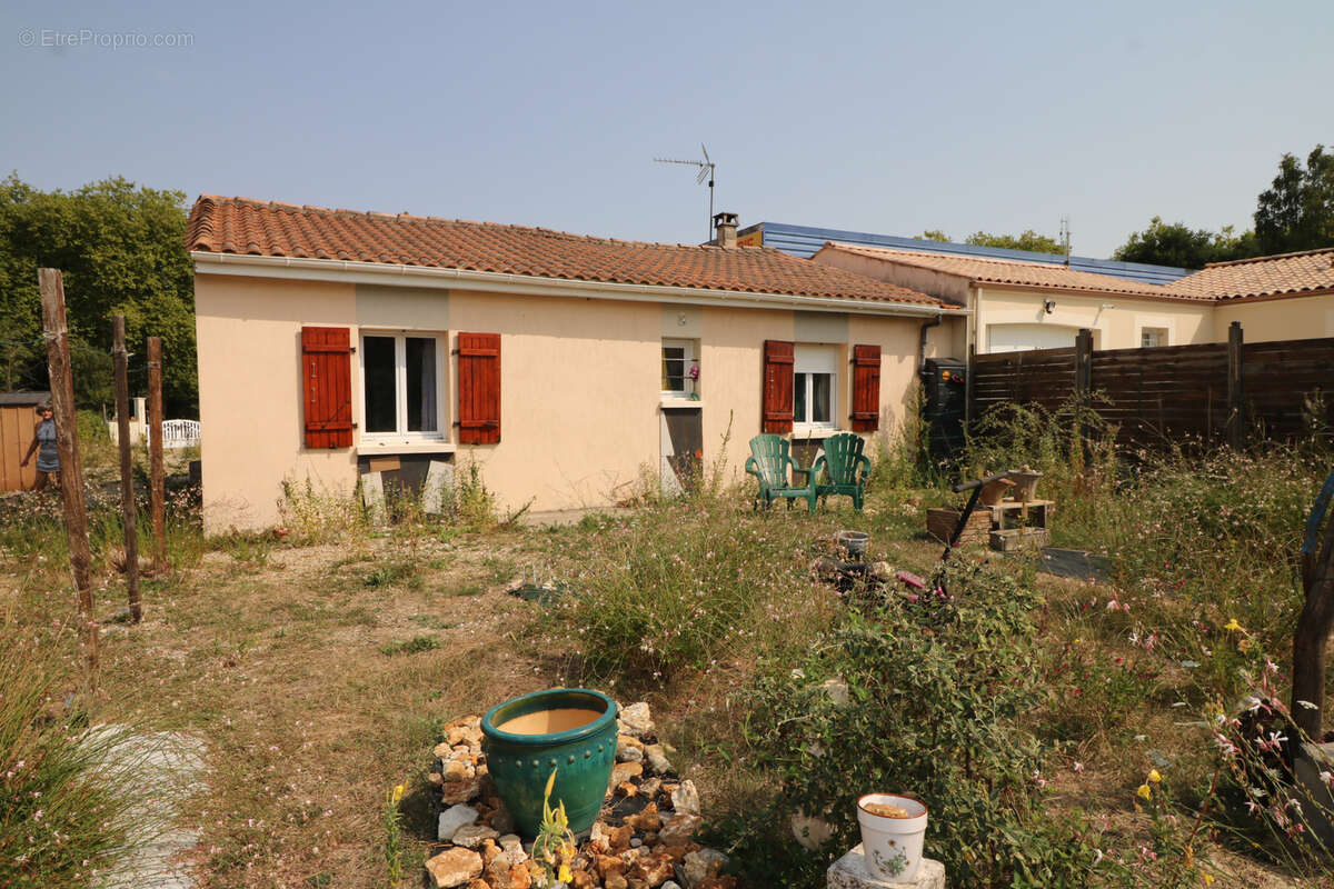 Maison à FONTCOUVERTE