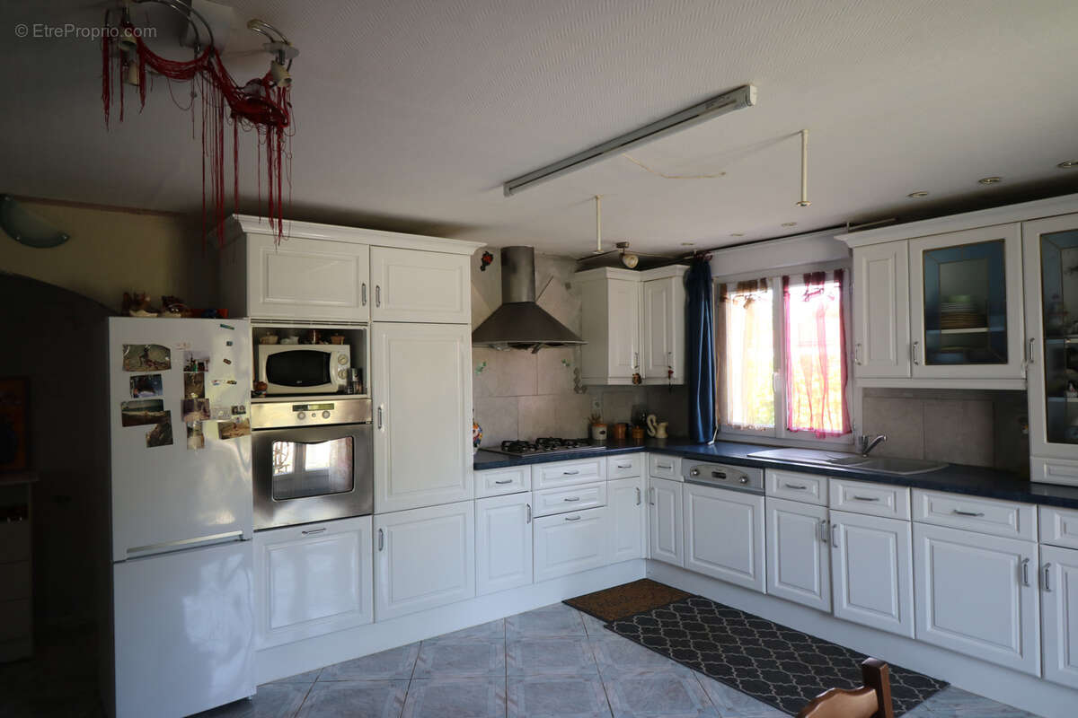 Maison à FONTCOUVERTE