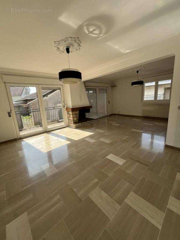 Maison à SAINT-SAUVEUR