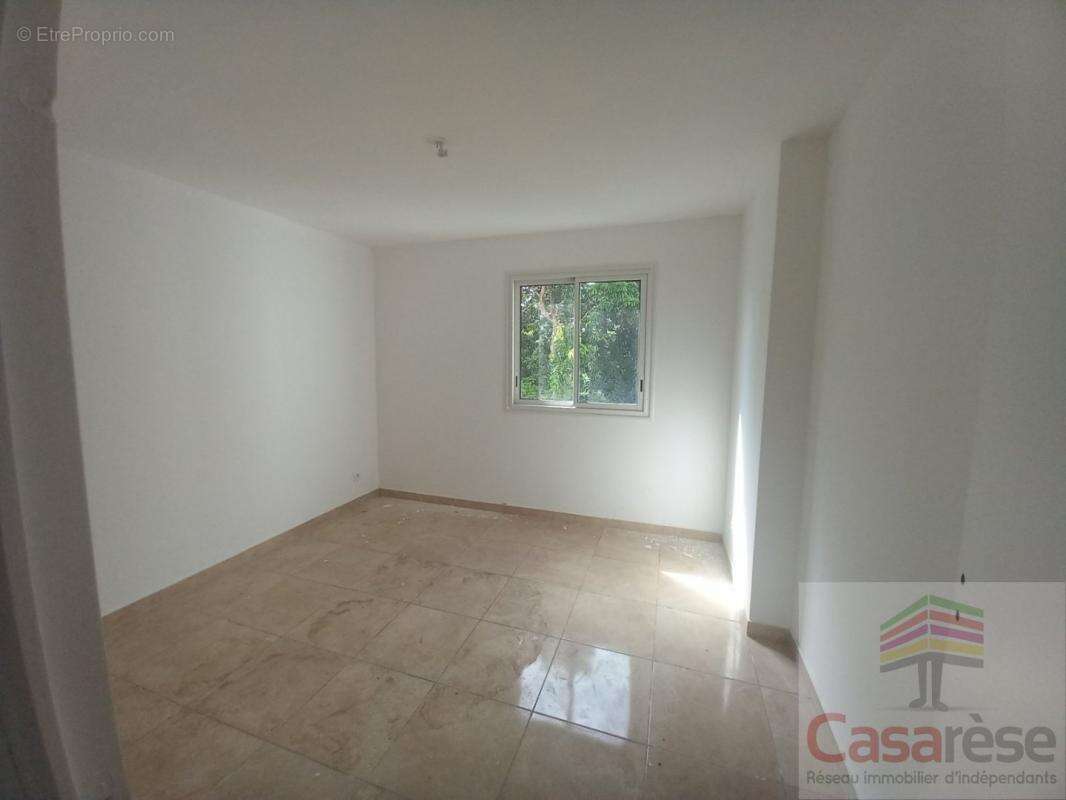 Maison à SAINTE-ROSE