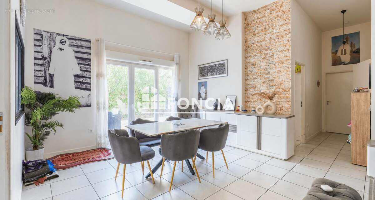 Appartement à SAINT-FONS