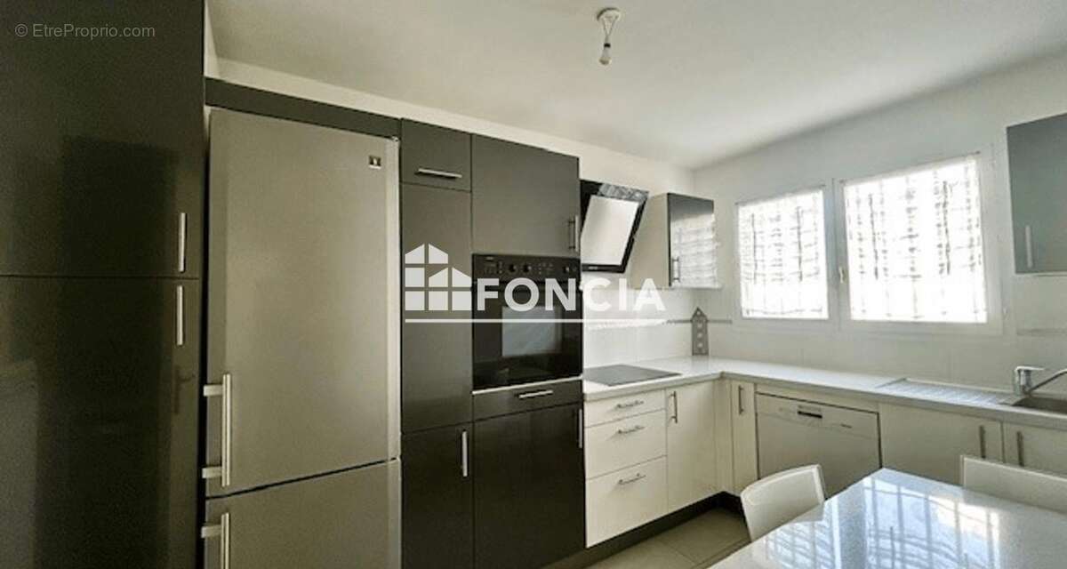 Appartement à PARIS-20E