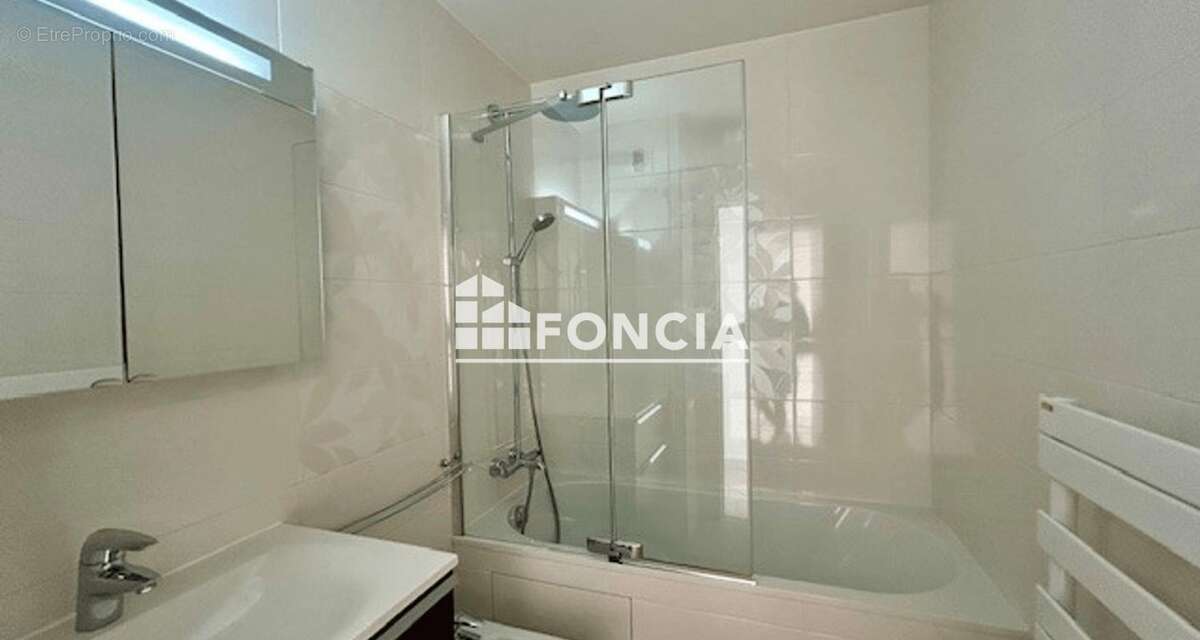 Appartement à PARIS-20E