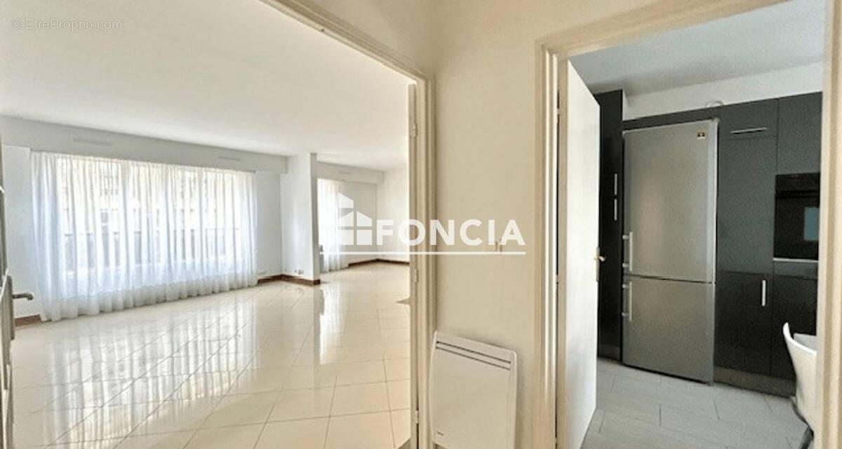 Appartement à PARIS-20E