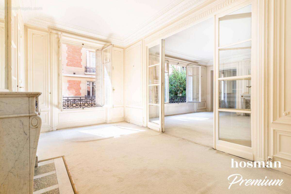 Appartement à PARIS-8E