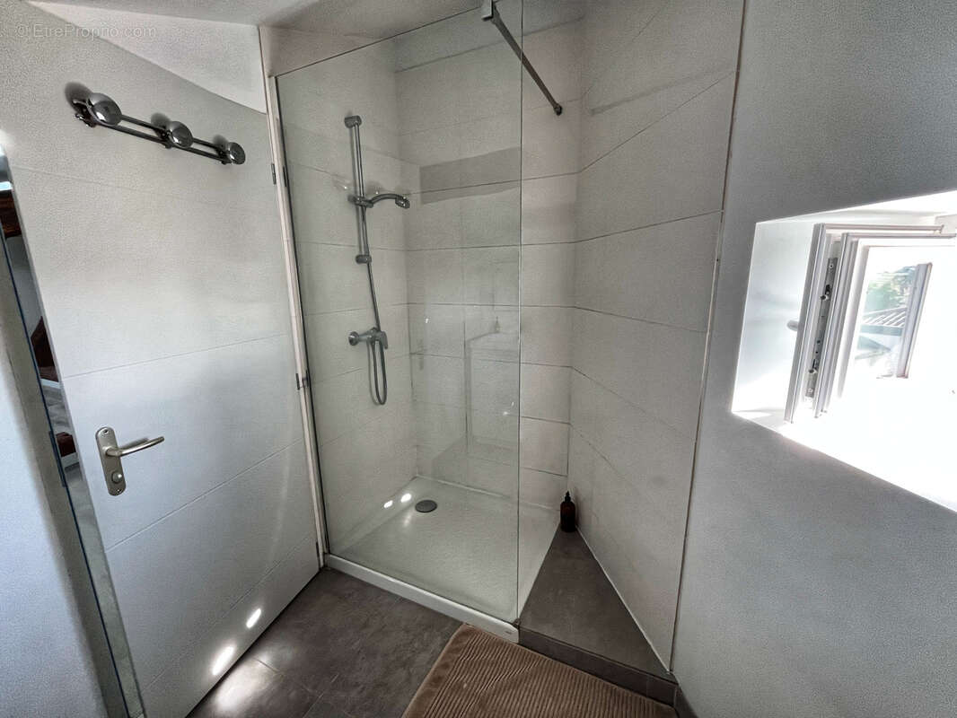 Appartement à LENTILLY