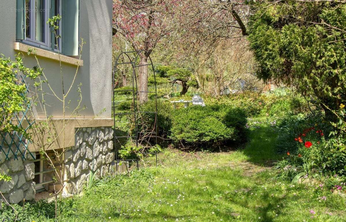 Maison à L&#039;ETANG-LA-VILLE