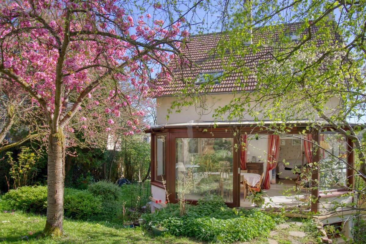 Maison à L&#039;ETANG-LA-VILLE