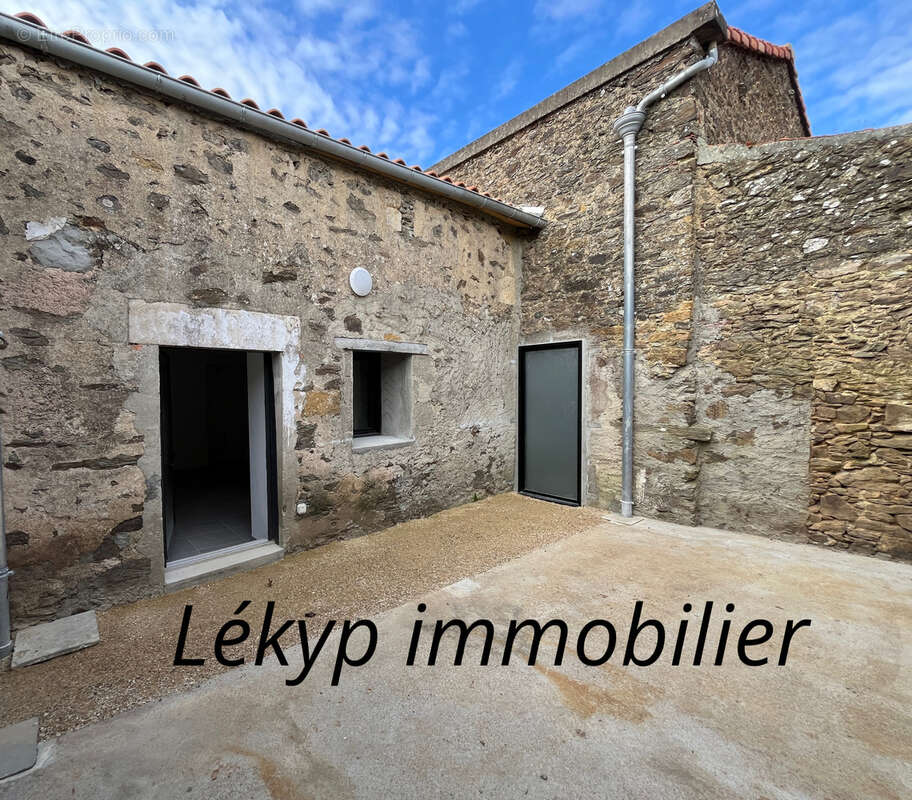 Maison à SAINT-PROUANT