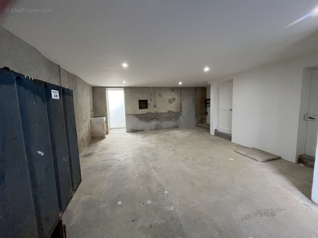 Maison à CHAVAGNES-LES-REDOUX