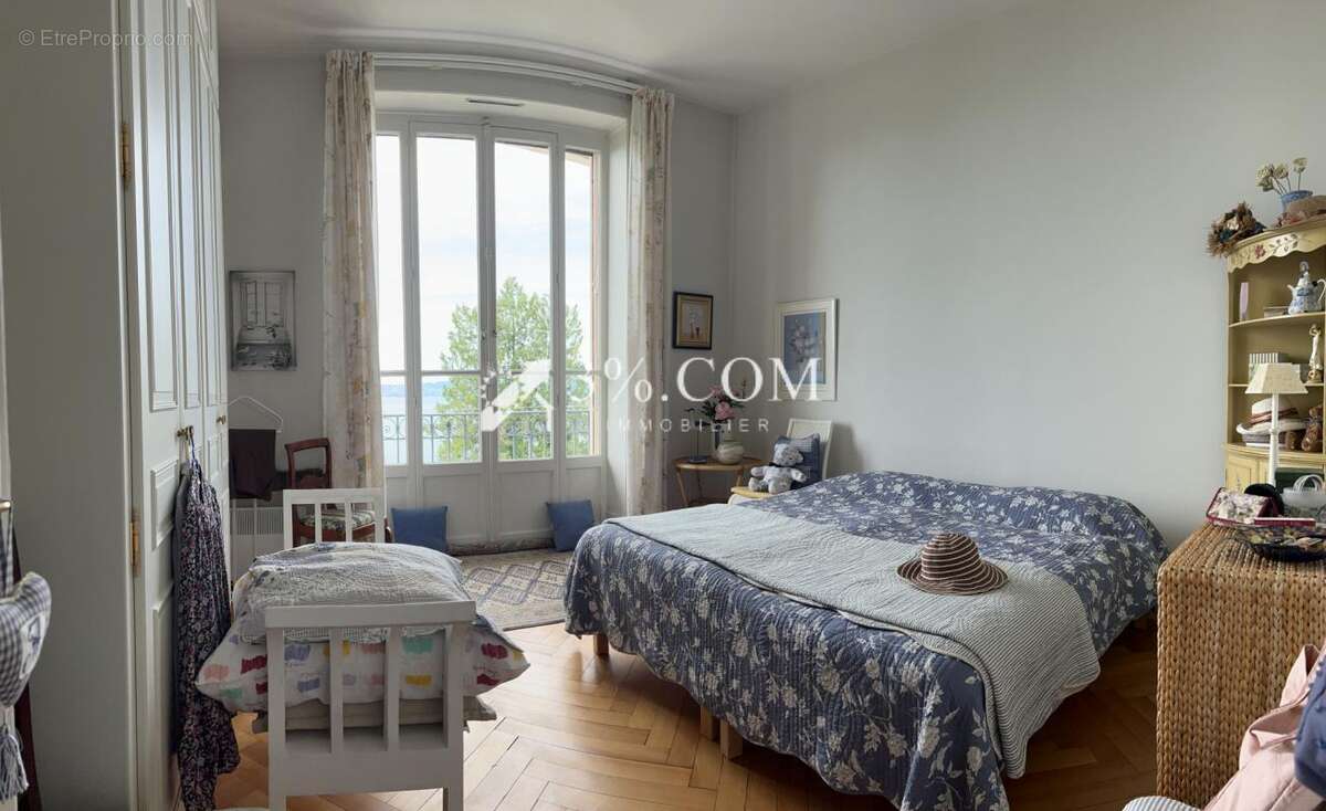 Appartement à EVIAN-LES-BAINS