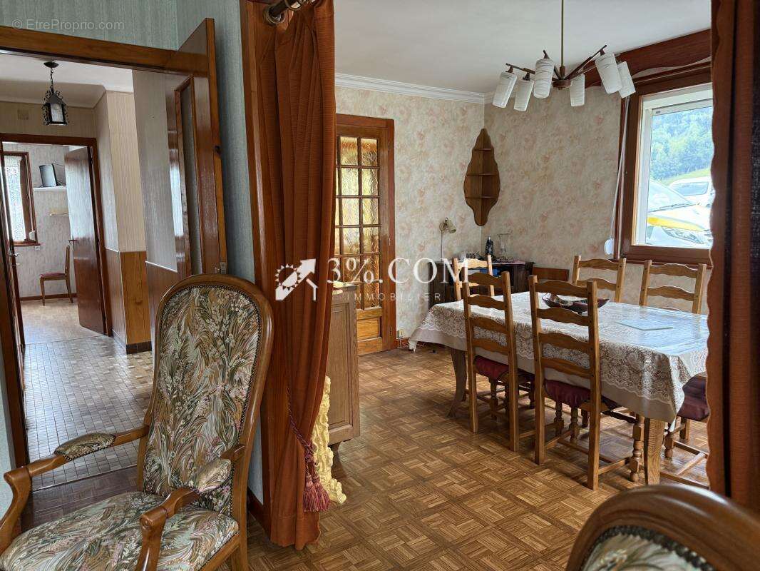 Maison à LE SYNDICAT