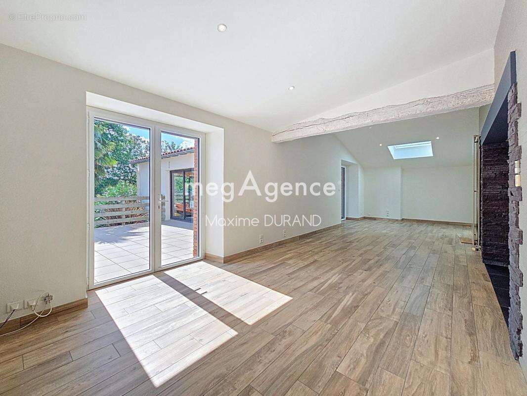 Maison à MORTAGNE-SUR-SEVRE