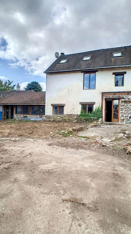 Maison à VER-SUR-LAUNETTE