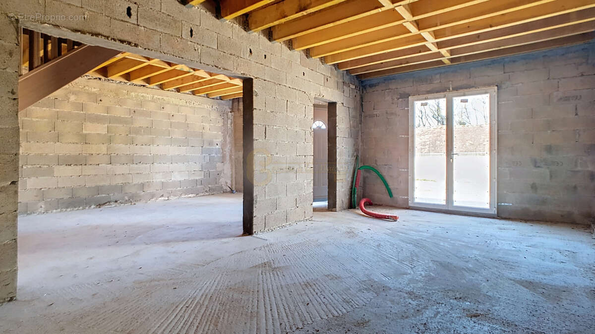 Maison à LA HOUSSOYE