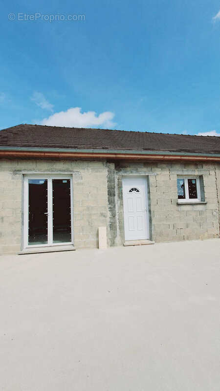 Maison à LA HOUSSOYE