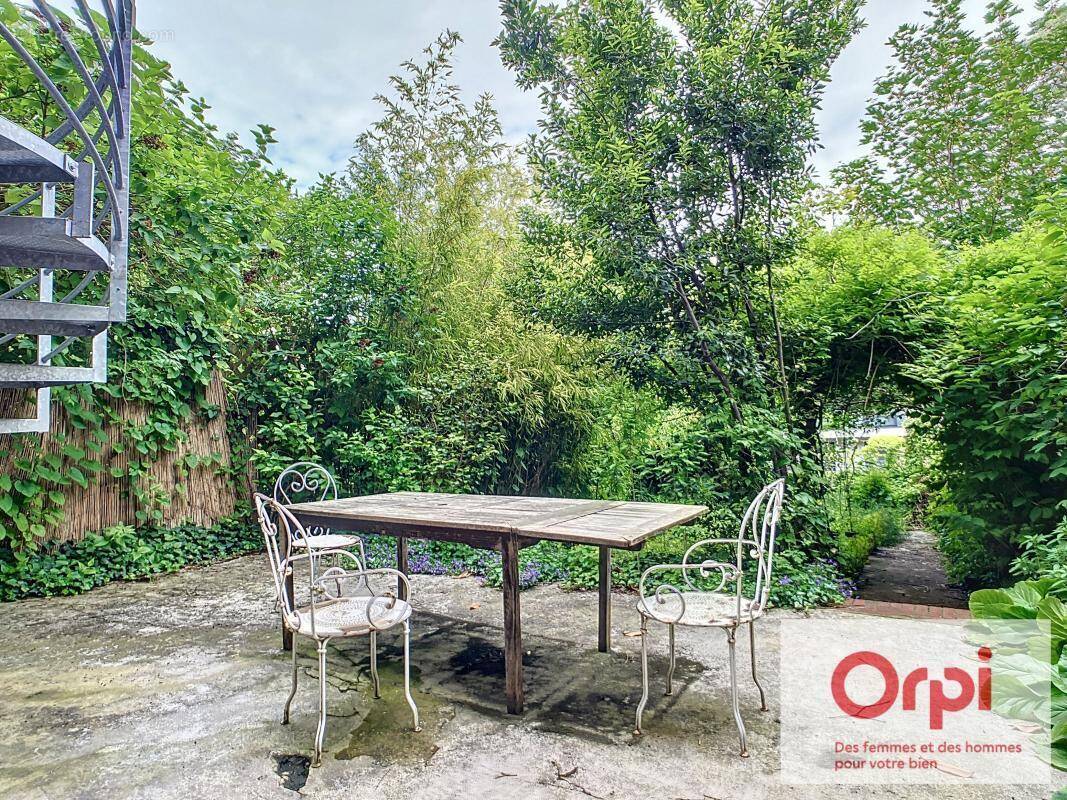 Maison à ISSY-LES-MOULINEAUX