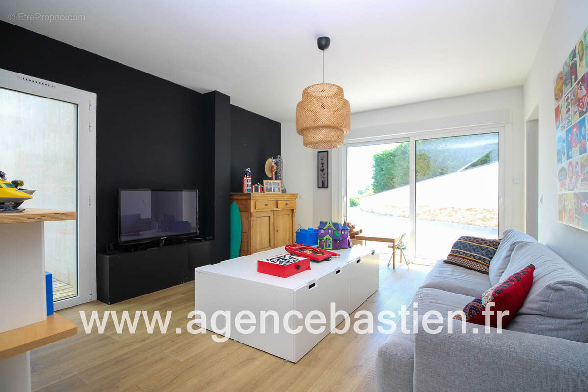 Maison à DIVONNE-LES-BAINS