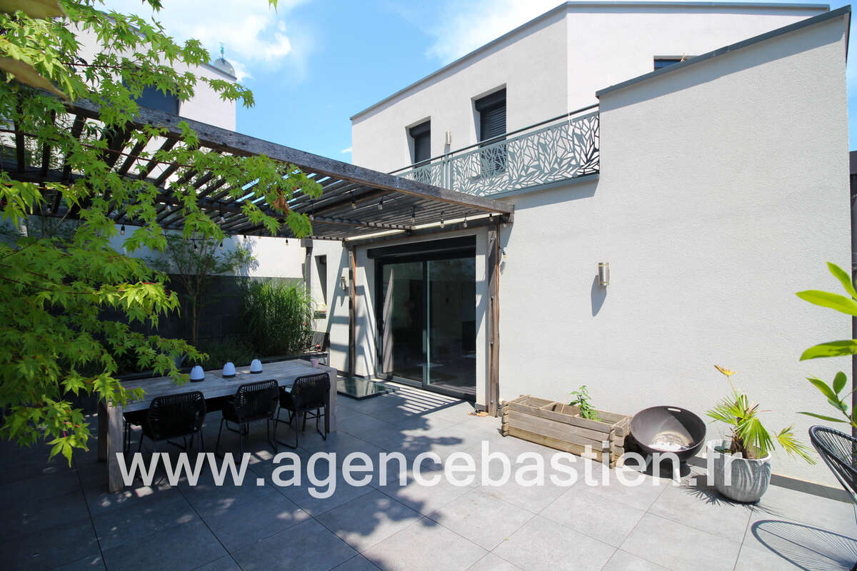 Maison à DIVONNE-LES-BAINS