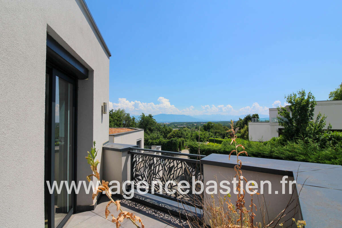 Maison à DIVONNE-LES-BAINS