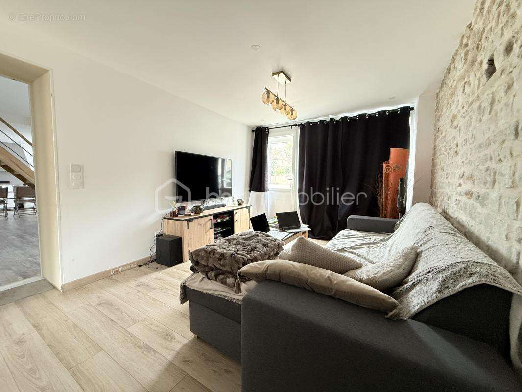 Maison à LAMARCHE-SUR-SAONE