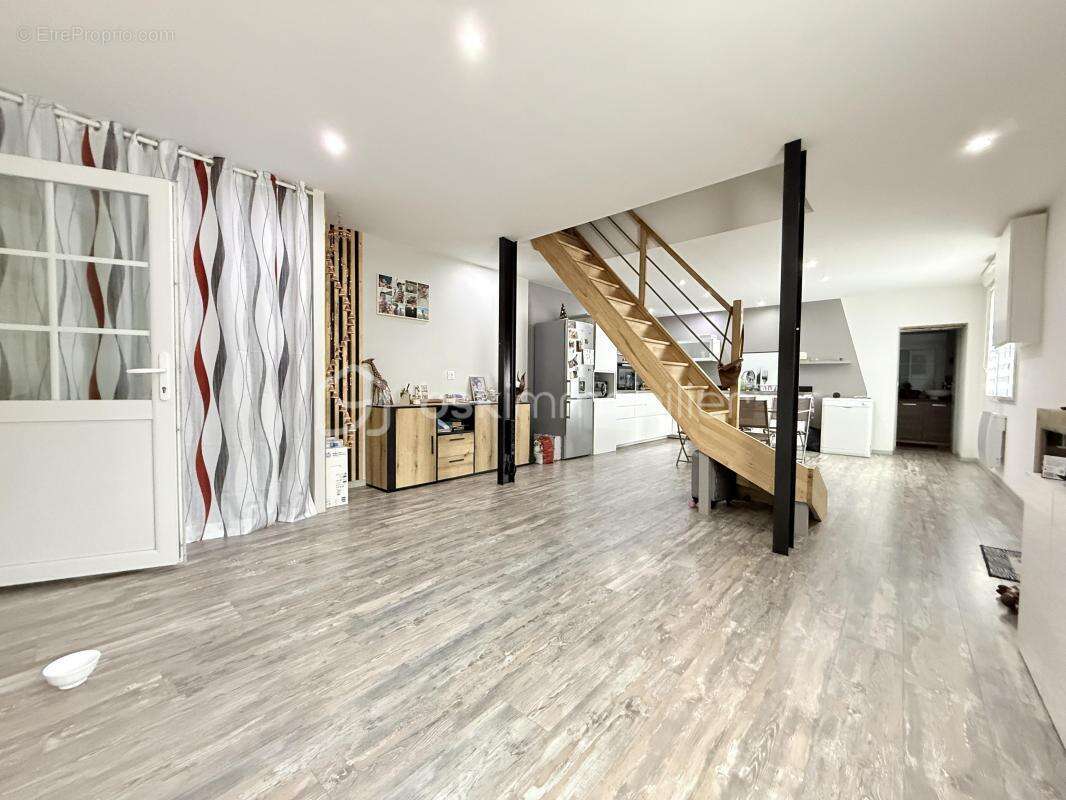 Maison à LAMARCHE-SUR-SAONE