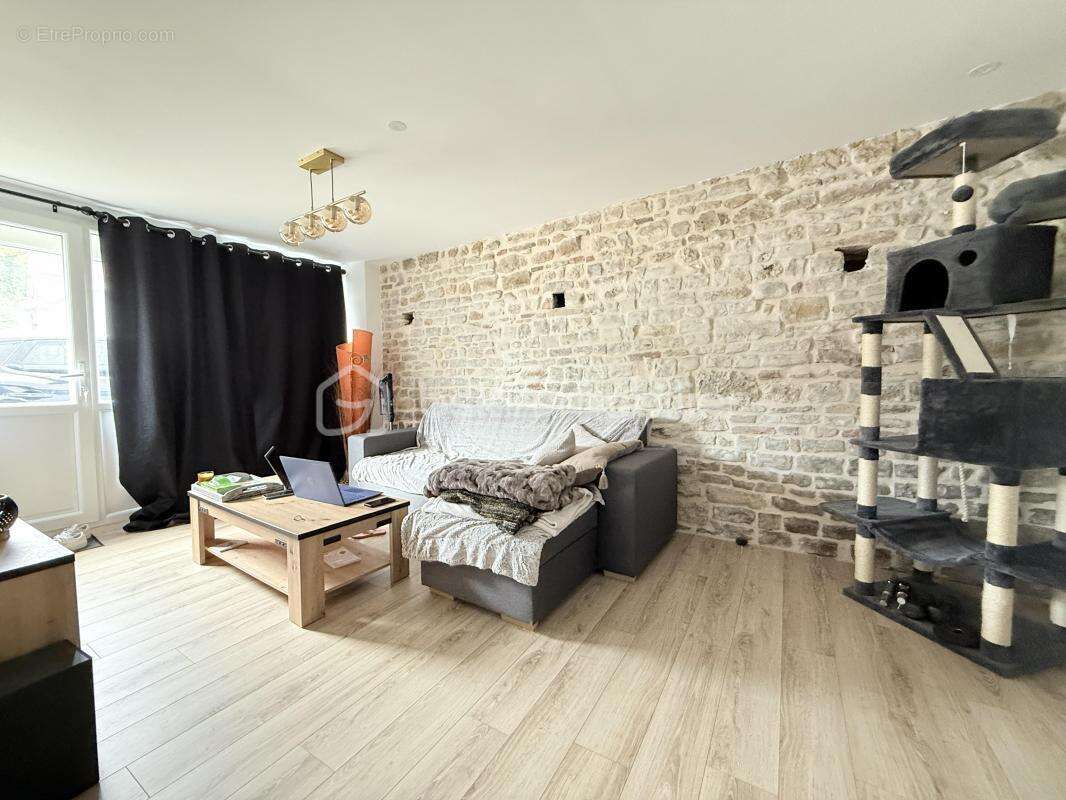 Maison à LAMARCHE-SUR-SAONE