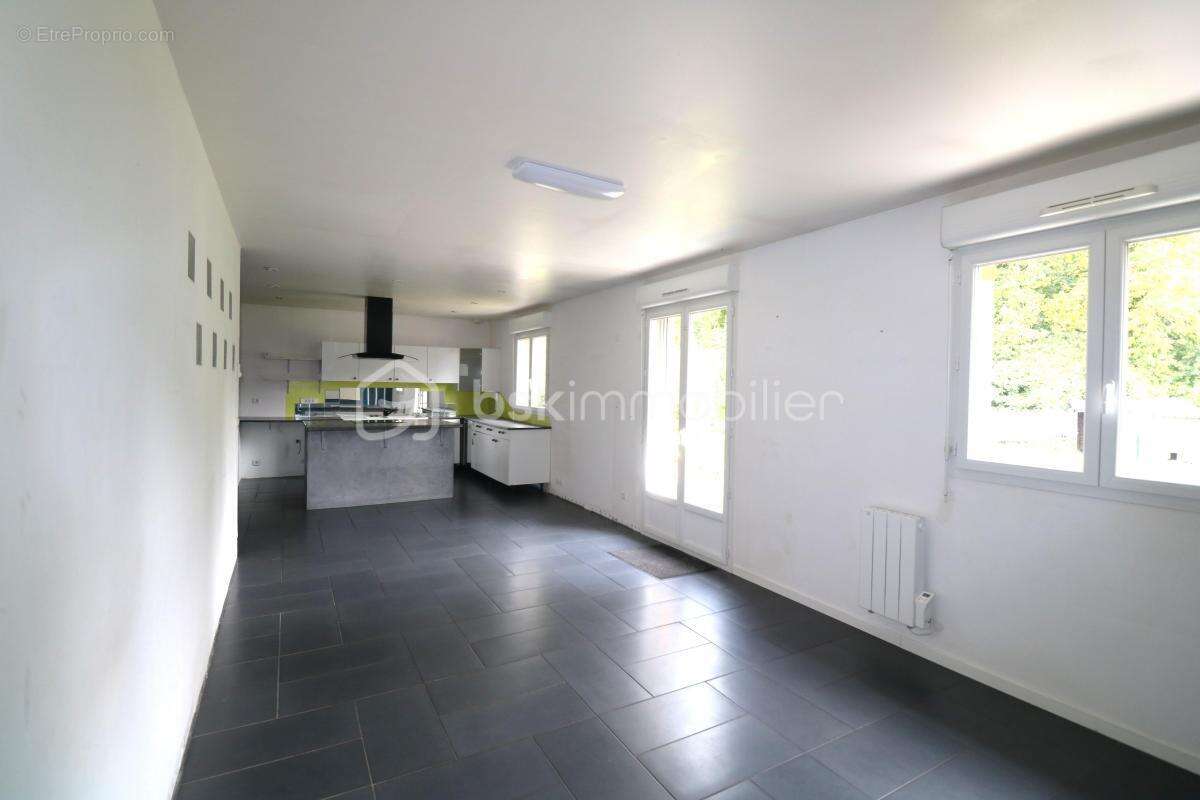 Maison à LONGUEVILLE