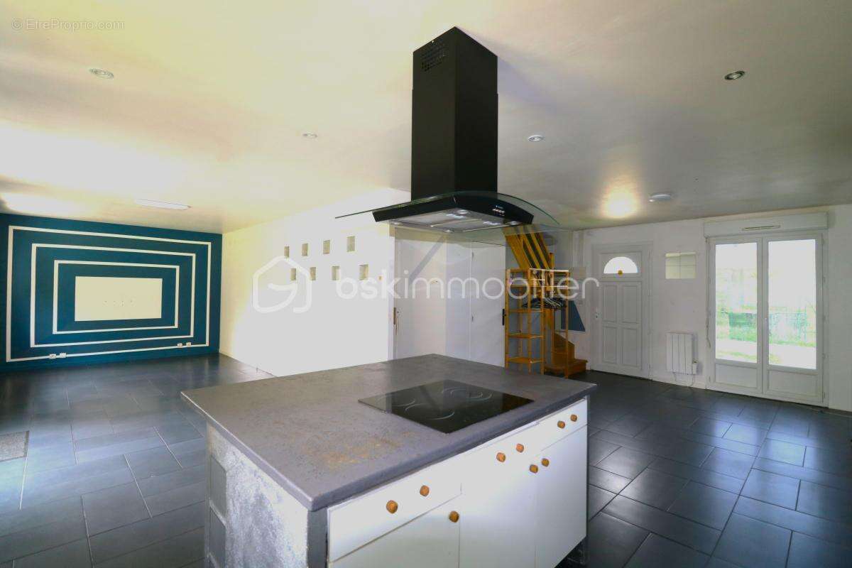 Maison à LONGUEVILLE