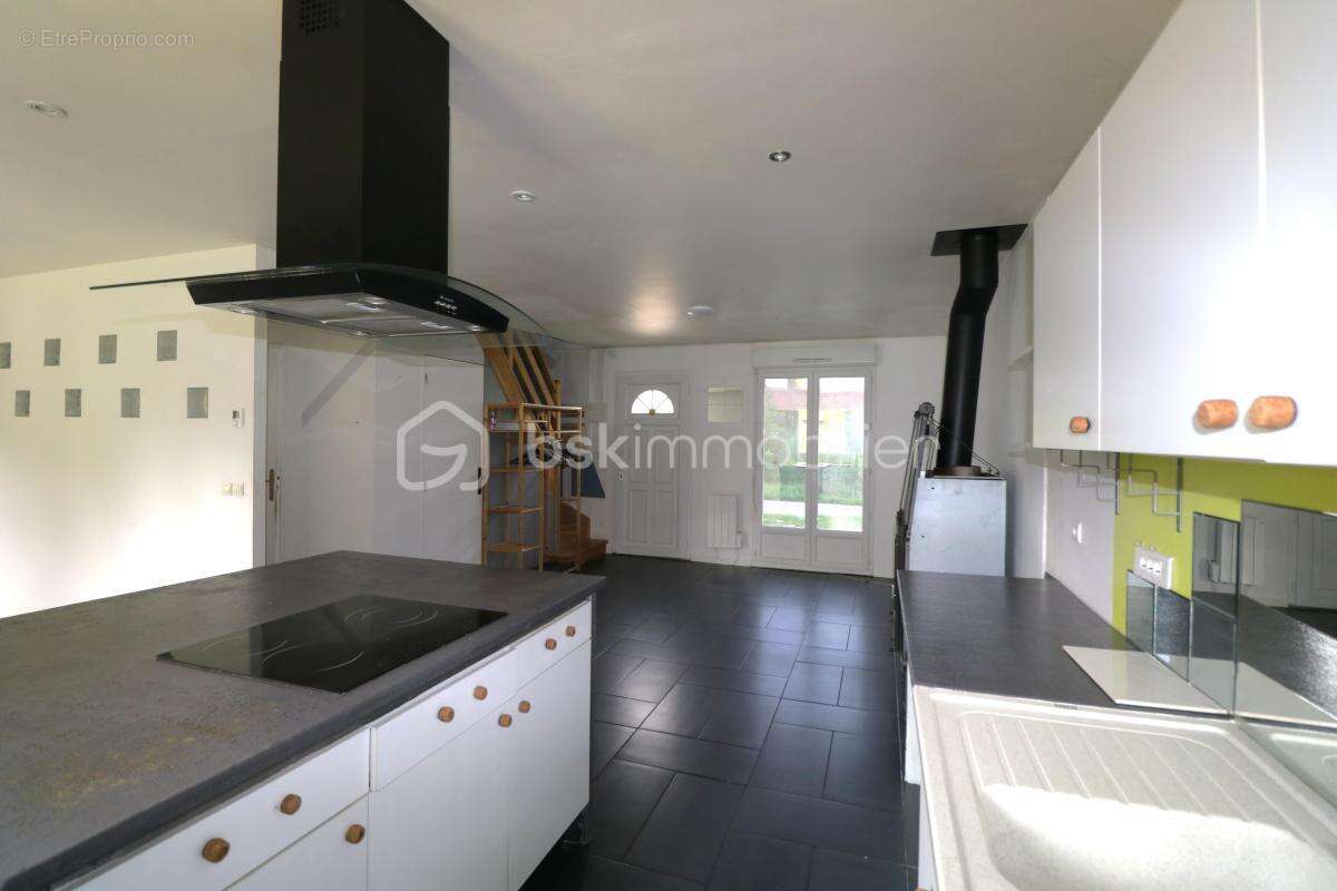 Maison à LONGUEVILLE