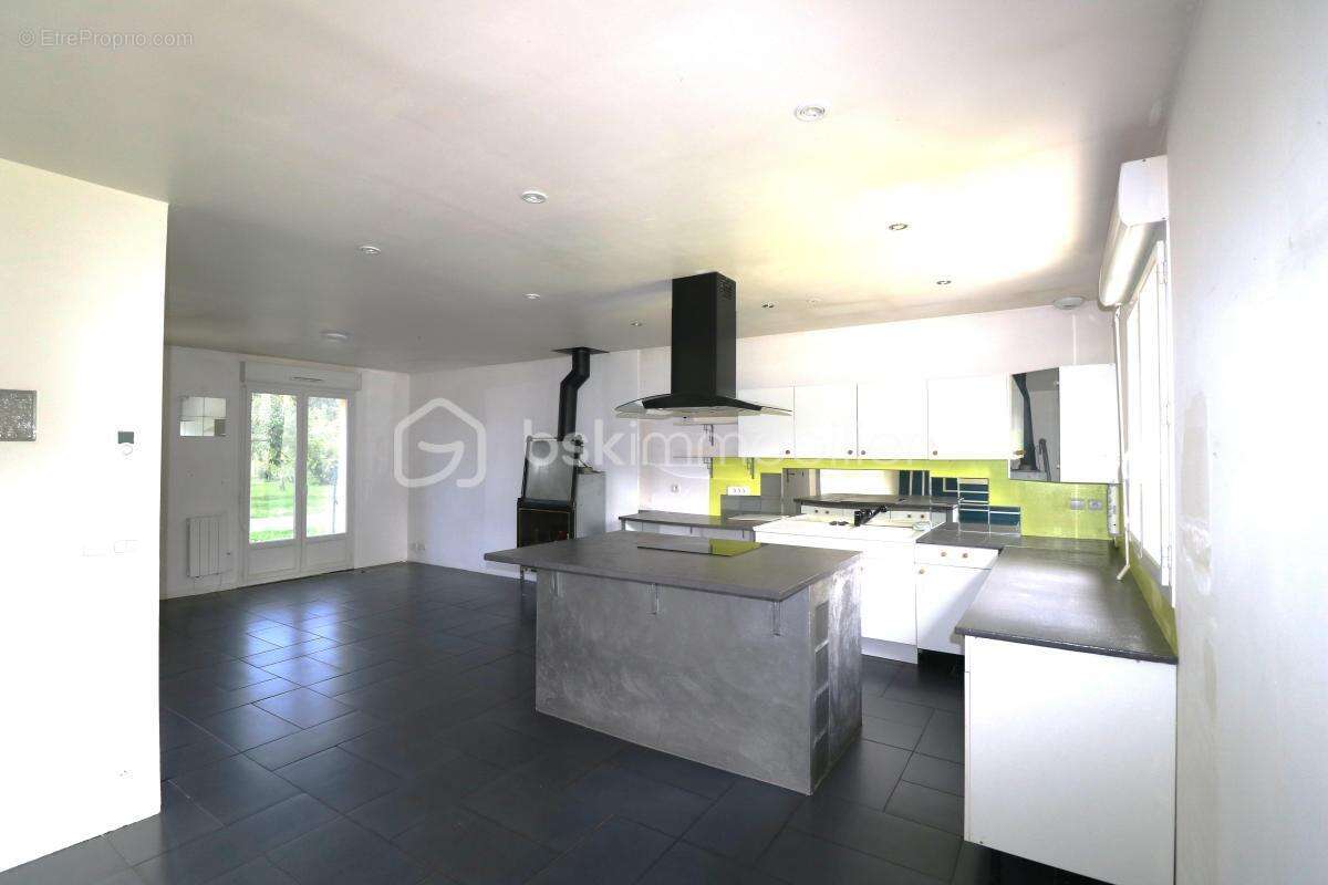 Maison à LONGUEVILLE