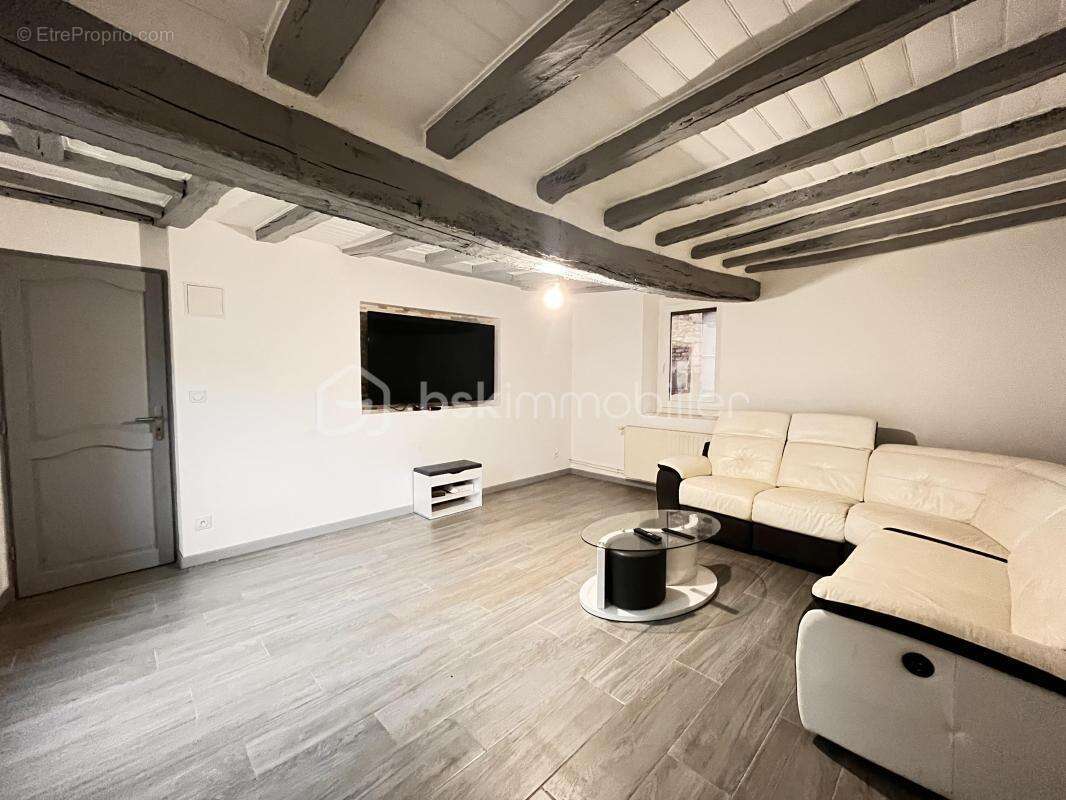 Maison à LA NEUVILLE-SUR-ESSONNE