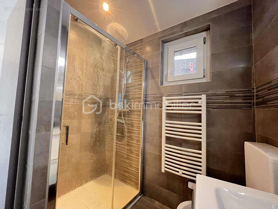 Maison à LA NEUVILLE-SUR-ESSONNE