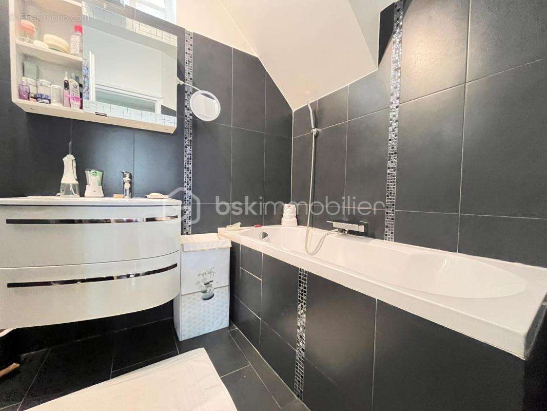 Maison à CORBEIL-ESSONNES