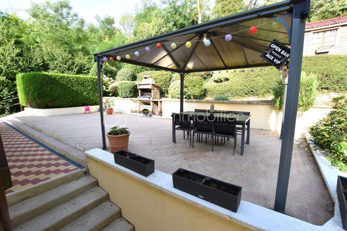 Maison à CRECY-LA-CHAPELLE